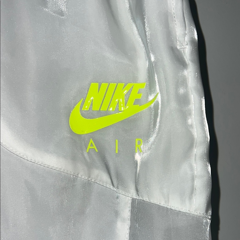 Nike Women’s White Jogger Pants - Picture 2 of 4